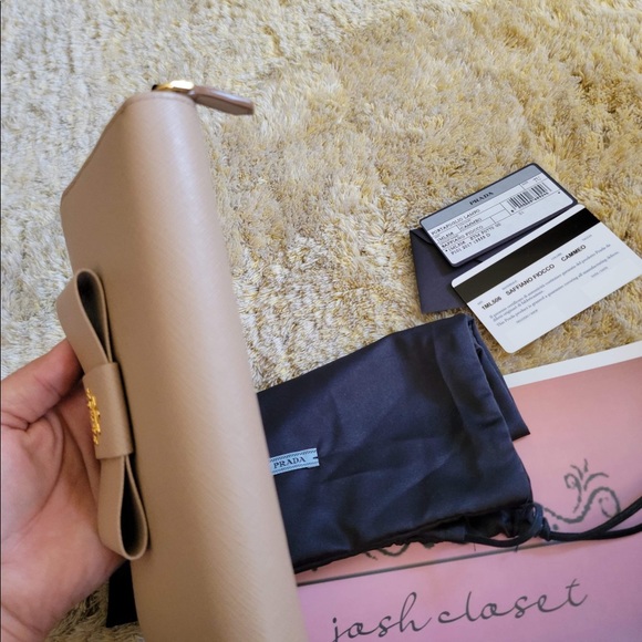Prada long wallet - Picture 4 of 8